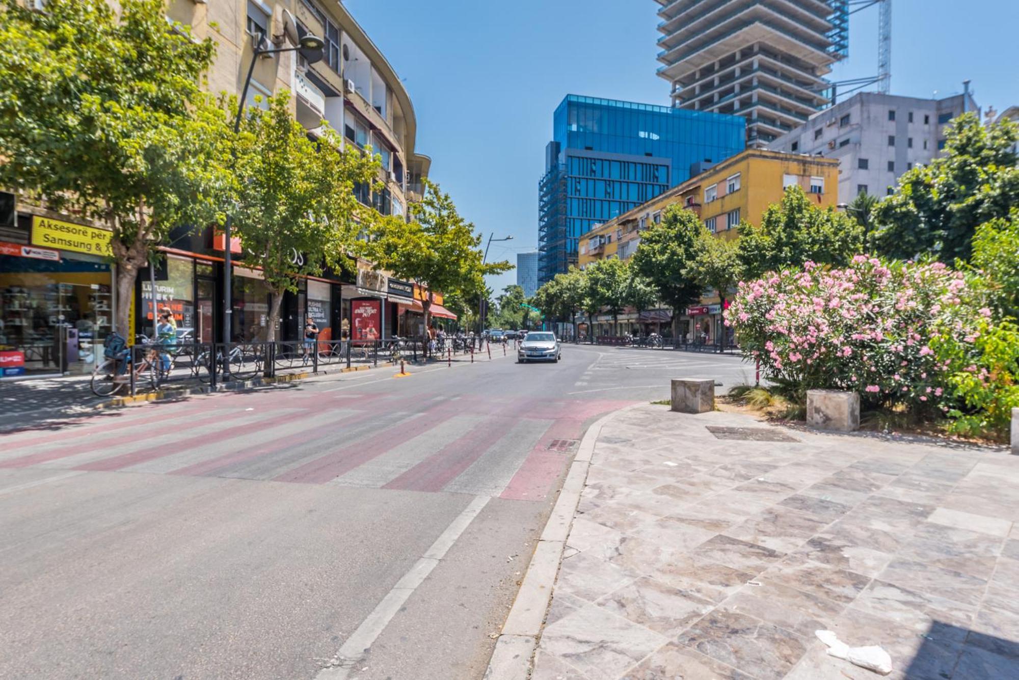 Piazza Luxury Apartments Tirana Exteriör bild
